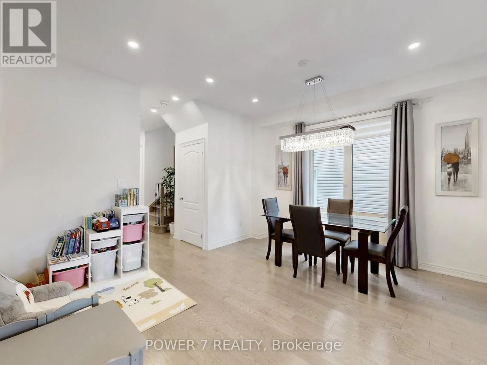 2417 DRESS CIRCLE CRESCENT