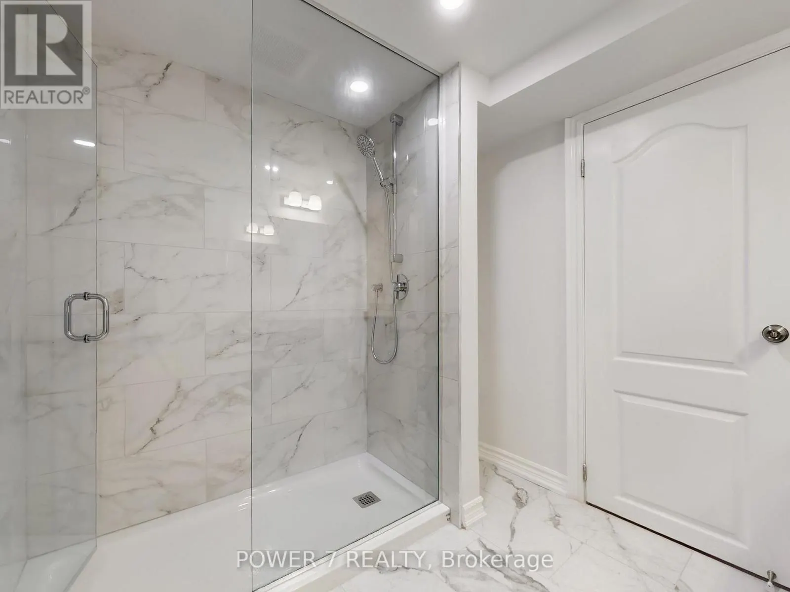 2417 DRESS CIRCLE CRESCENT