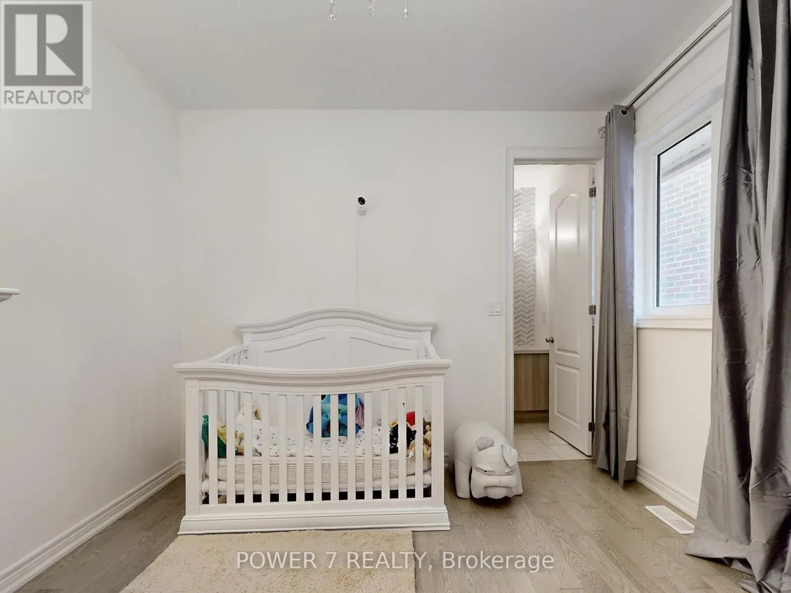 2417 DRESS CIRCLE CRESCENT