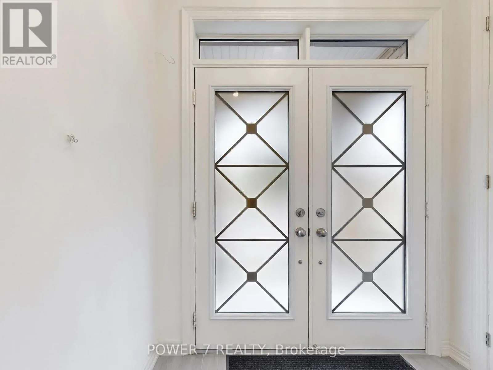 2417 DRESS CIRCLE CRESCENT