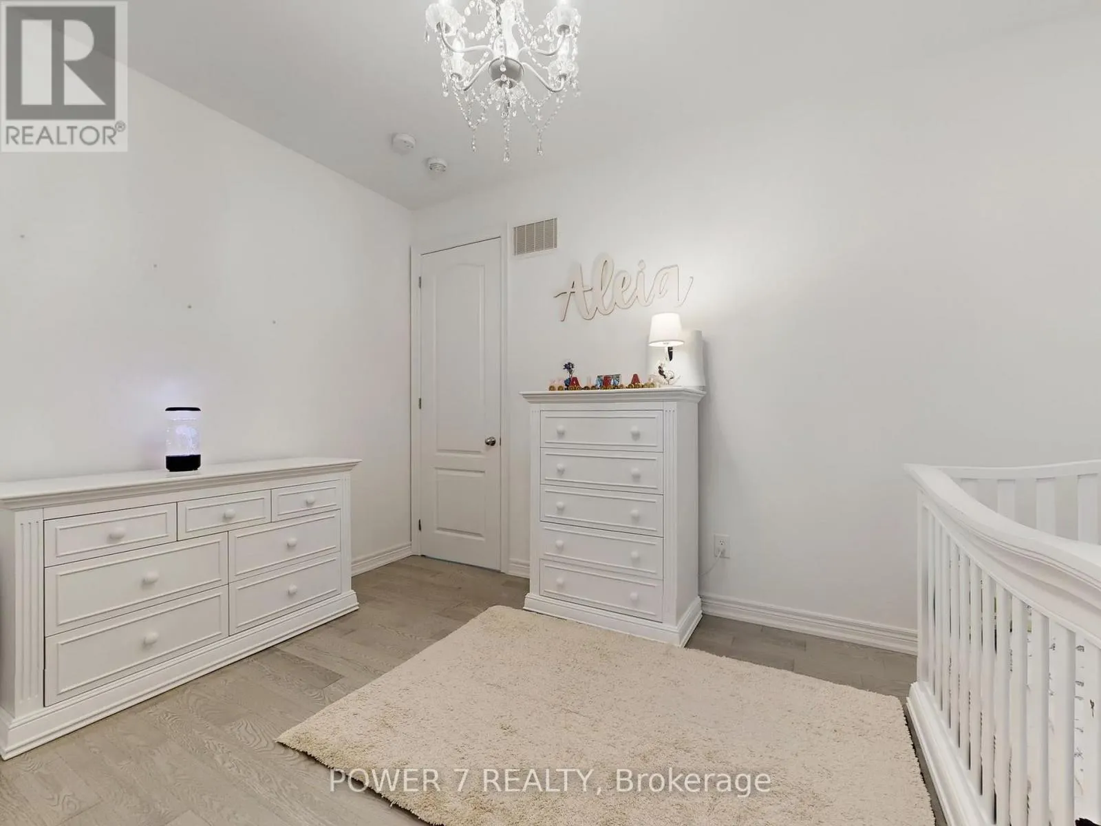 2417 DRESS CIRCLE CRESCENT