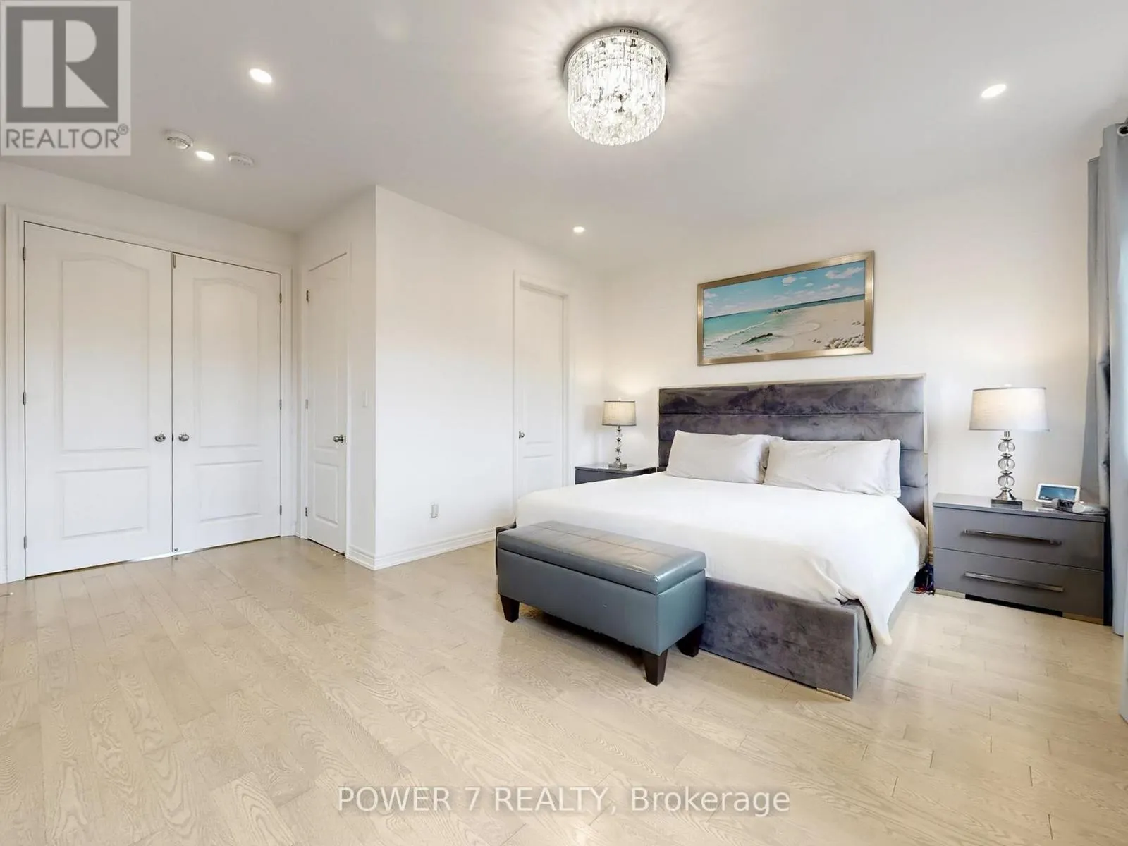 2417 DRESS CIRCLE CRESCENT