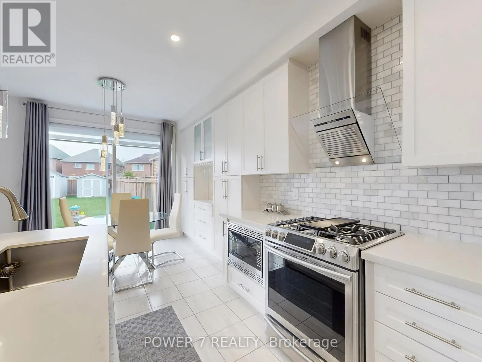 2417 DRESS CIRCLE CRESCENT