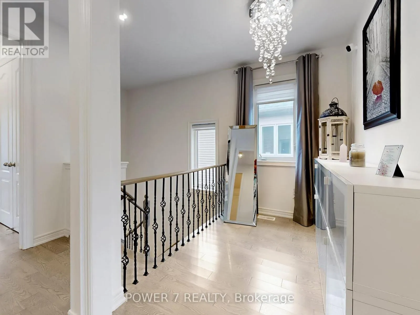 2417 DRESS CIRCLE CRESCENT