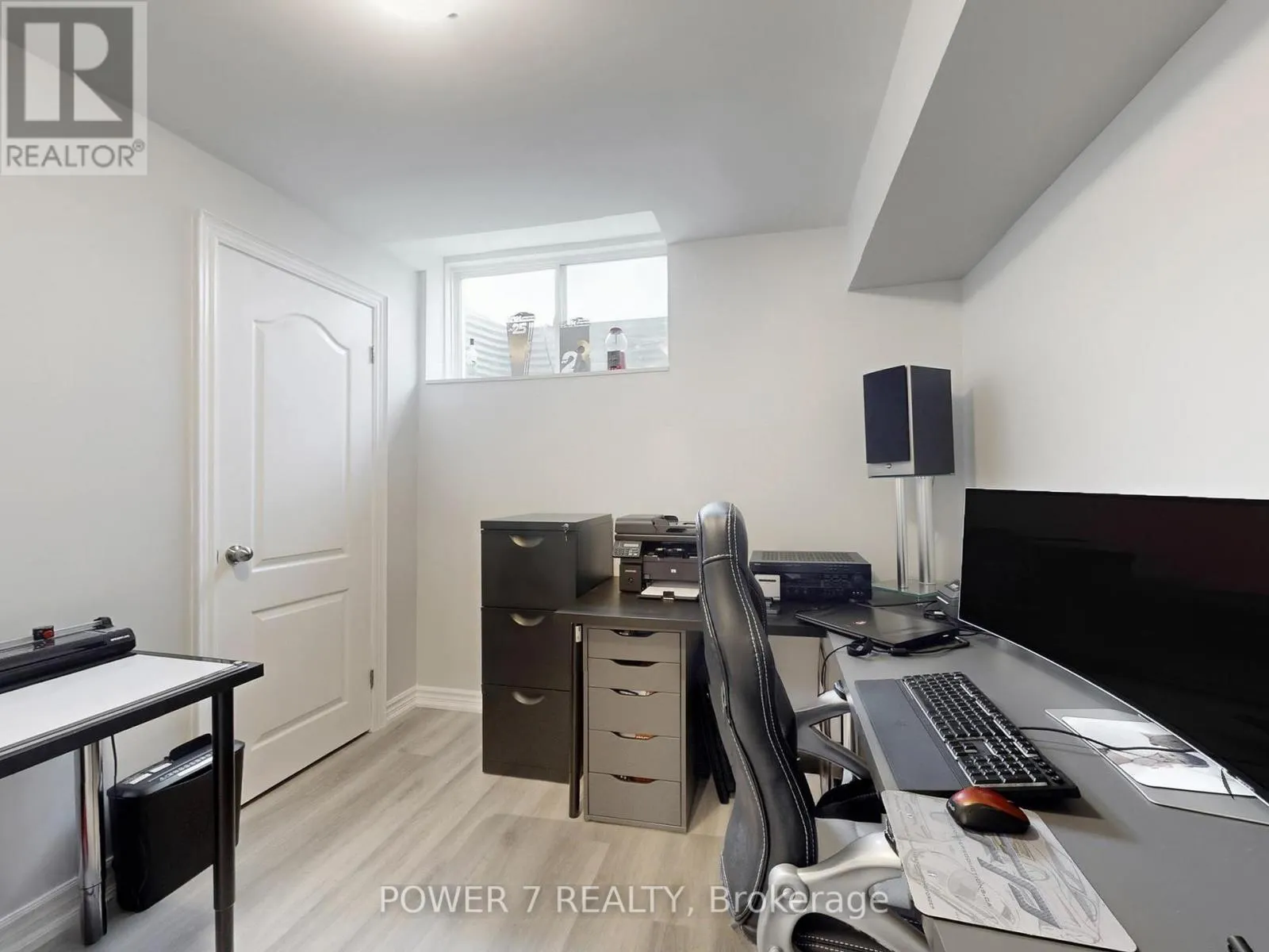 2417 DRESS CIRCLE CRESCENT