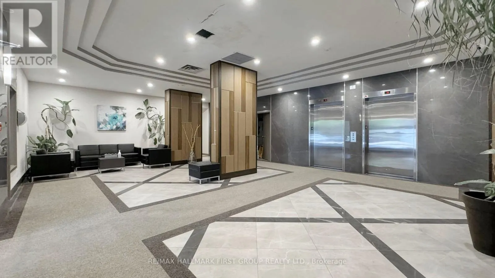 508 - 711 ROSSLAND ROAD