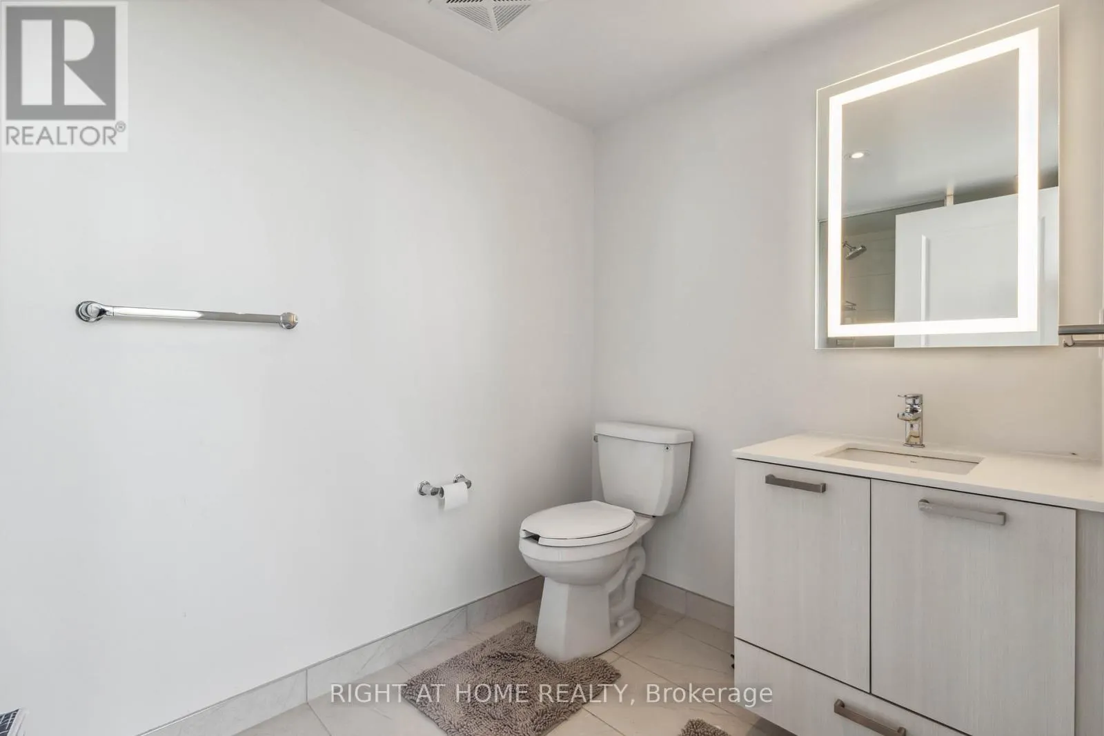 PH801 - 2301 DANFORTH AVENUE