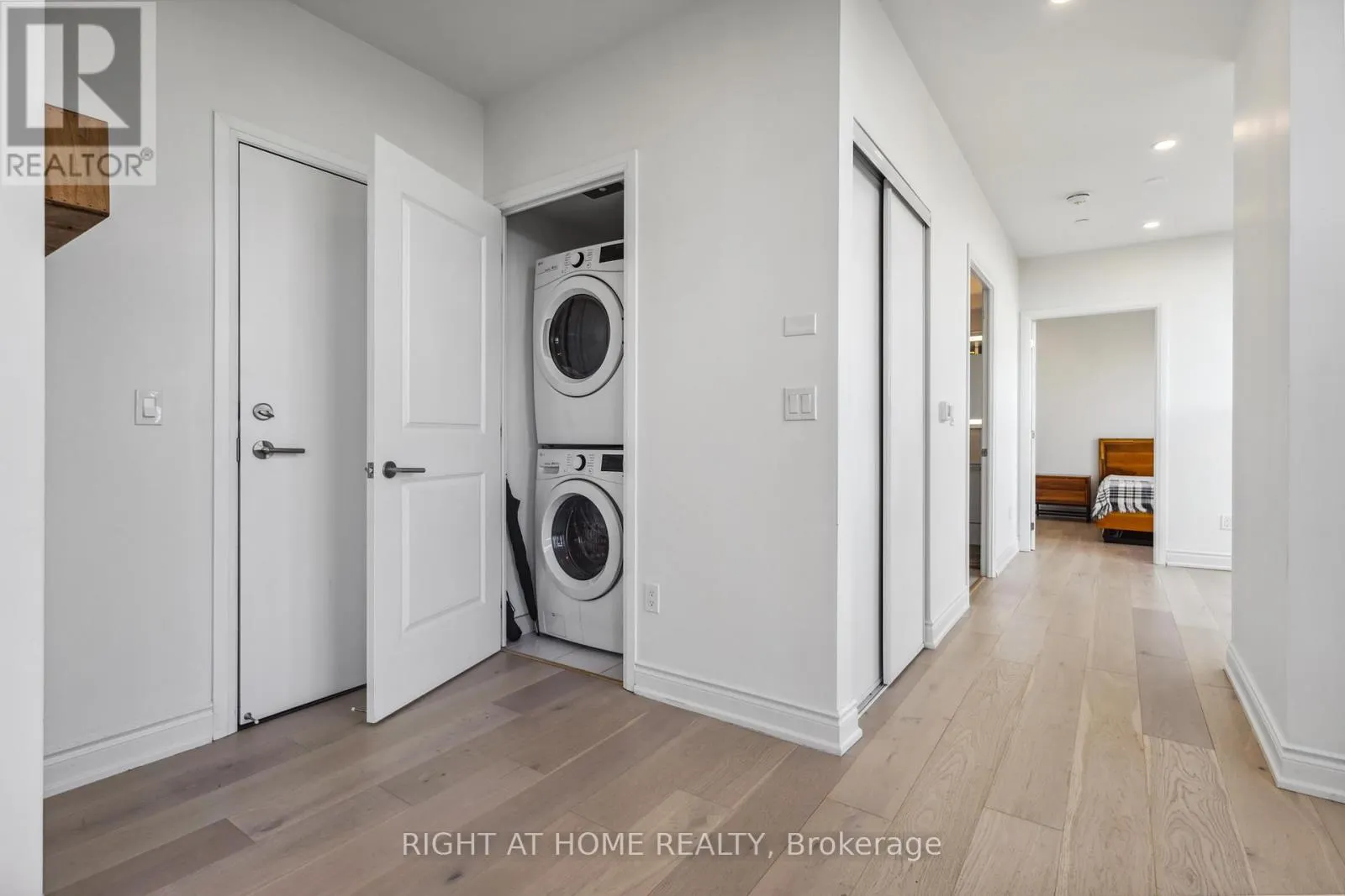 PH801 - 2301 DANFORTH AVENUE