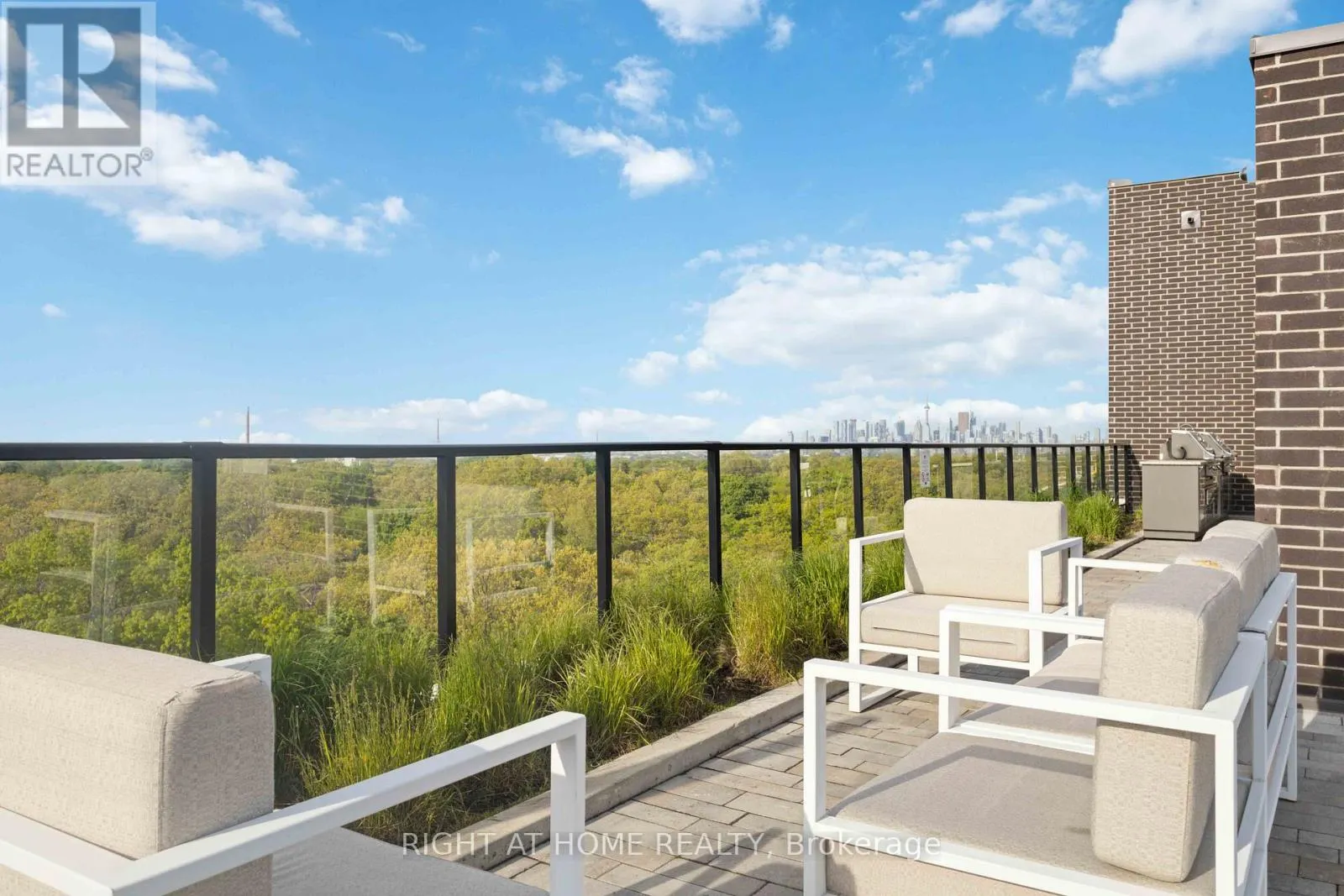 PH801 - 2301 DANFORTH AVENUE