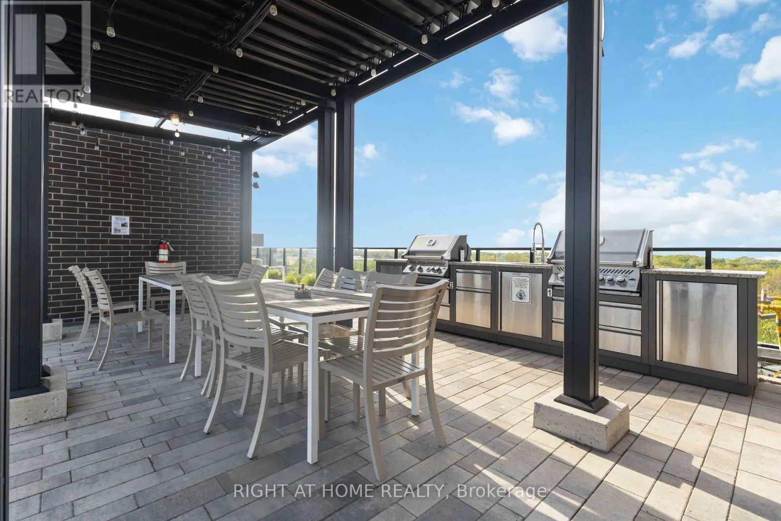 PH801 - 2301 DANFORTH AVENUE