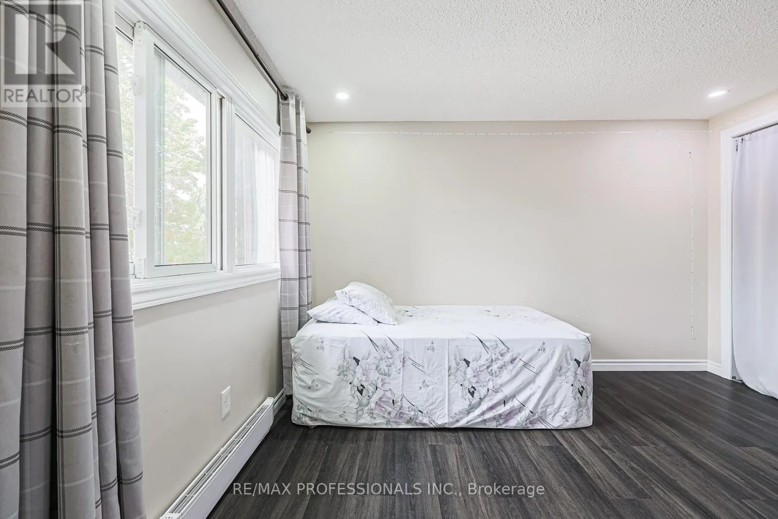 39 - 221 ORMOND DRIVE