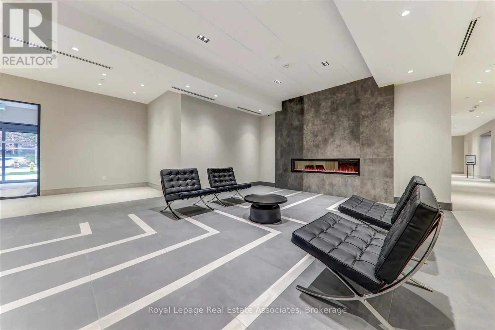 328 - 3270 SHEPPARD AVENUE E