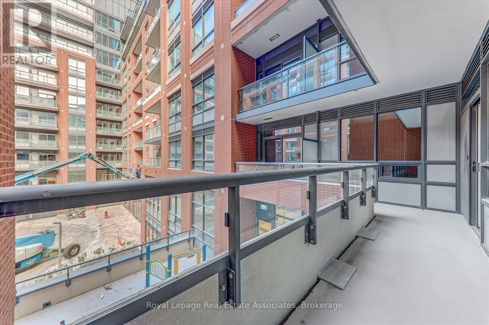 328 - 3270 SHEPPARD AVENUE E