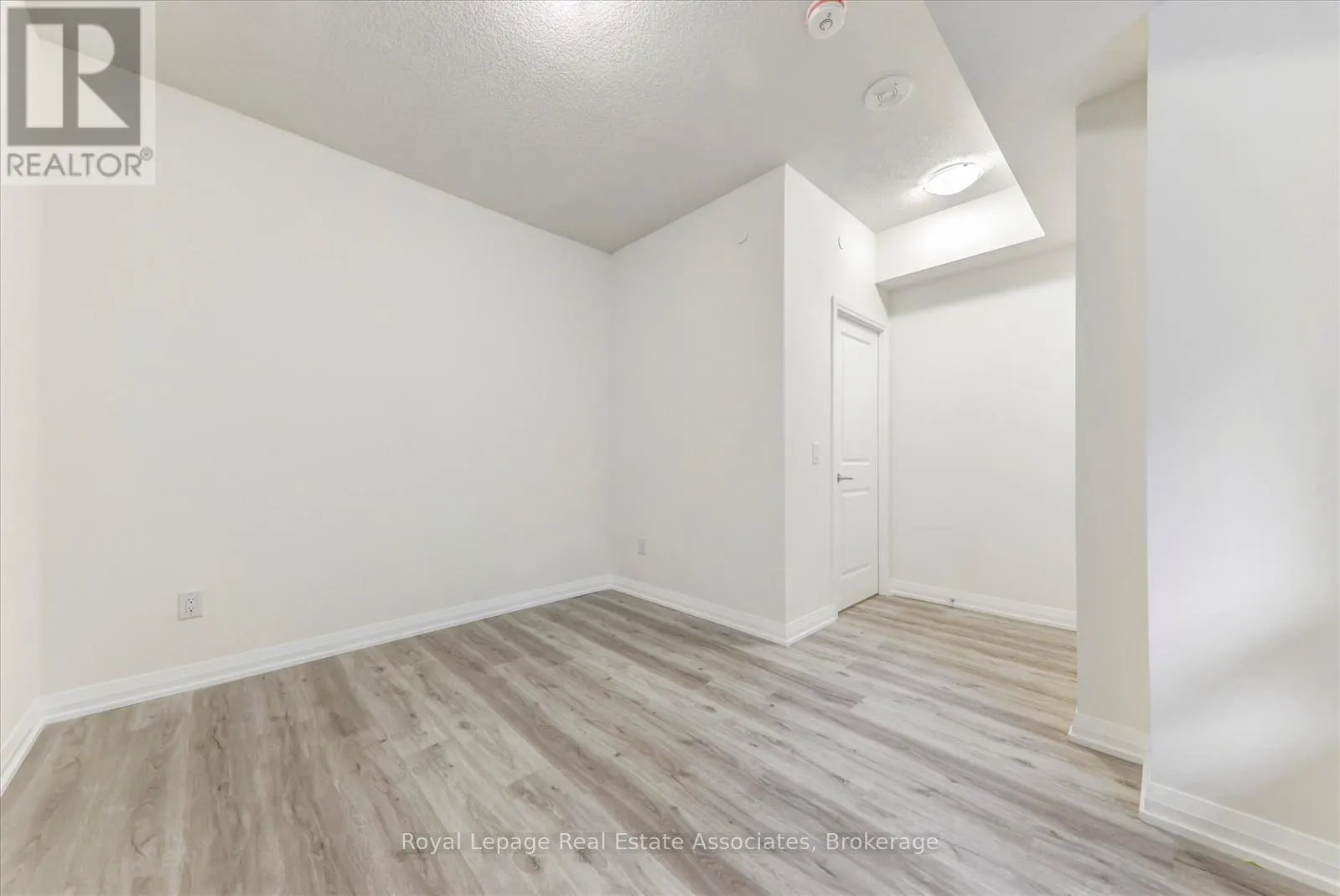 328 - 3270 SHEPPARD AVENUE E