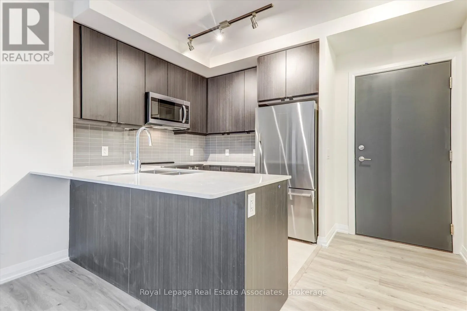 328 - 3270 SHEPPARD AVENUE E