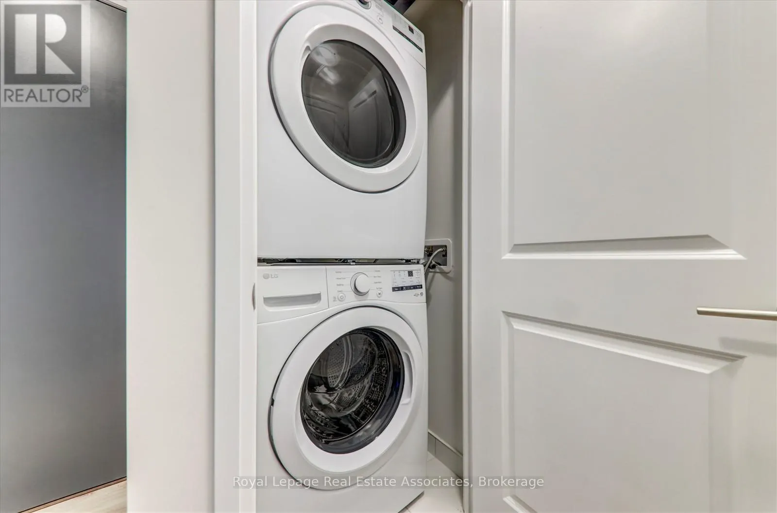 328 - 3270 SHEPPARD AVENUE E