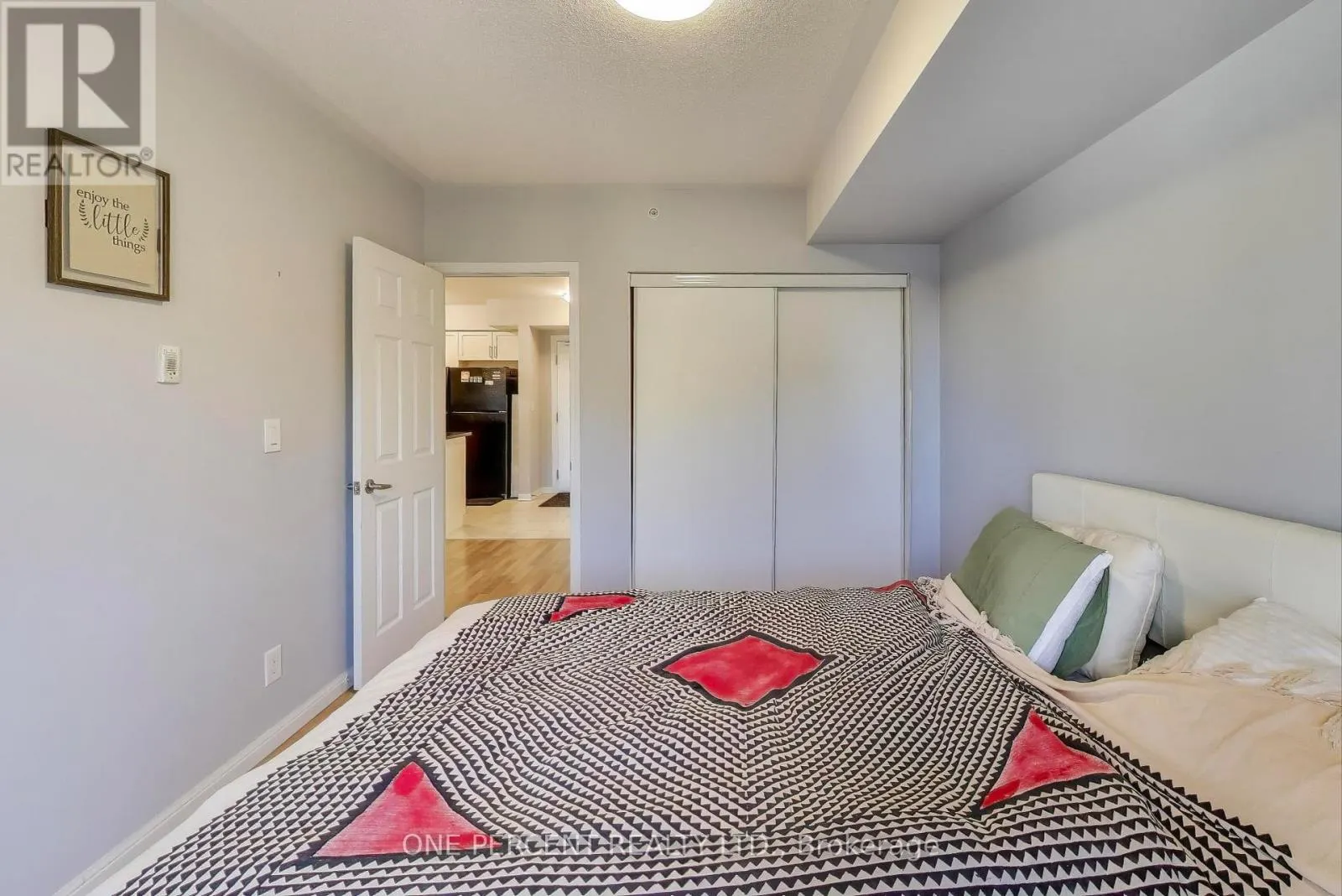 417 - 60 MENDELSSOHN STREET