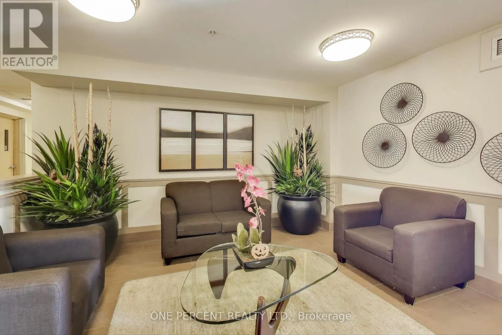 417 - 60 MENDELSSOHN STREET