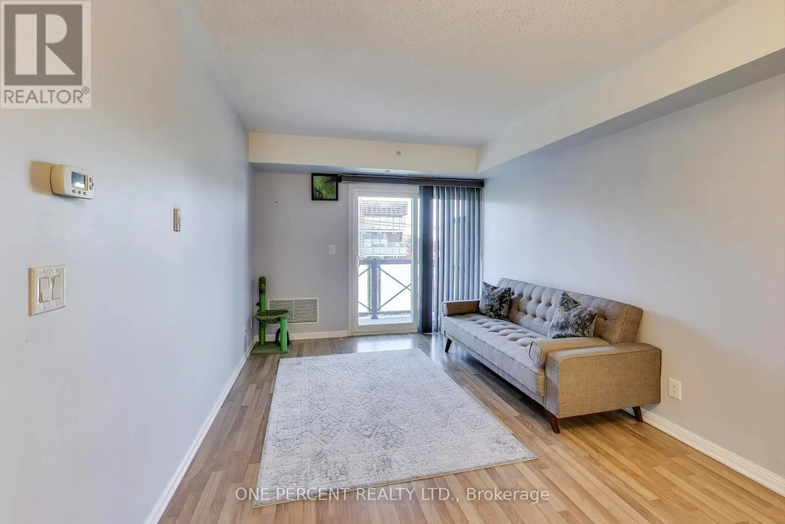 417 - 60 MENDELSSOHN STREET