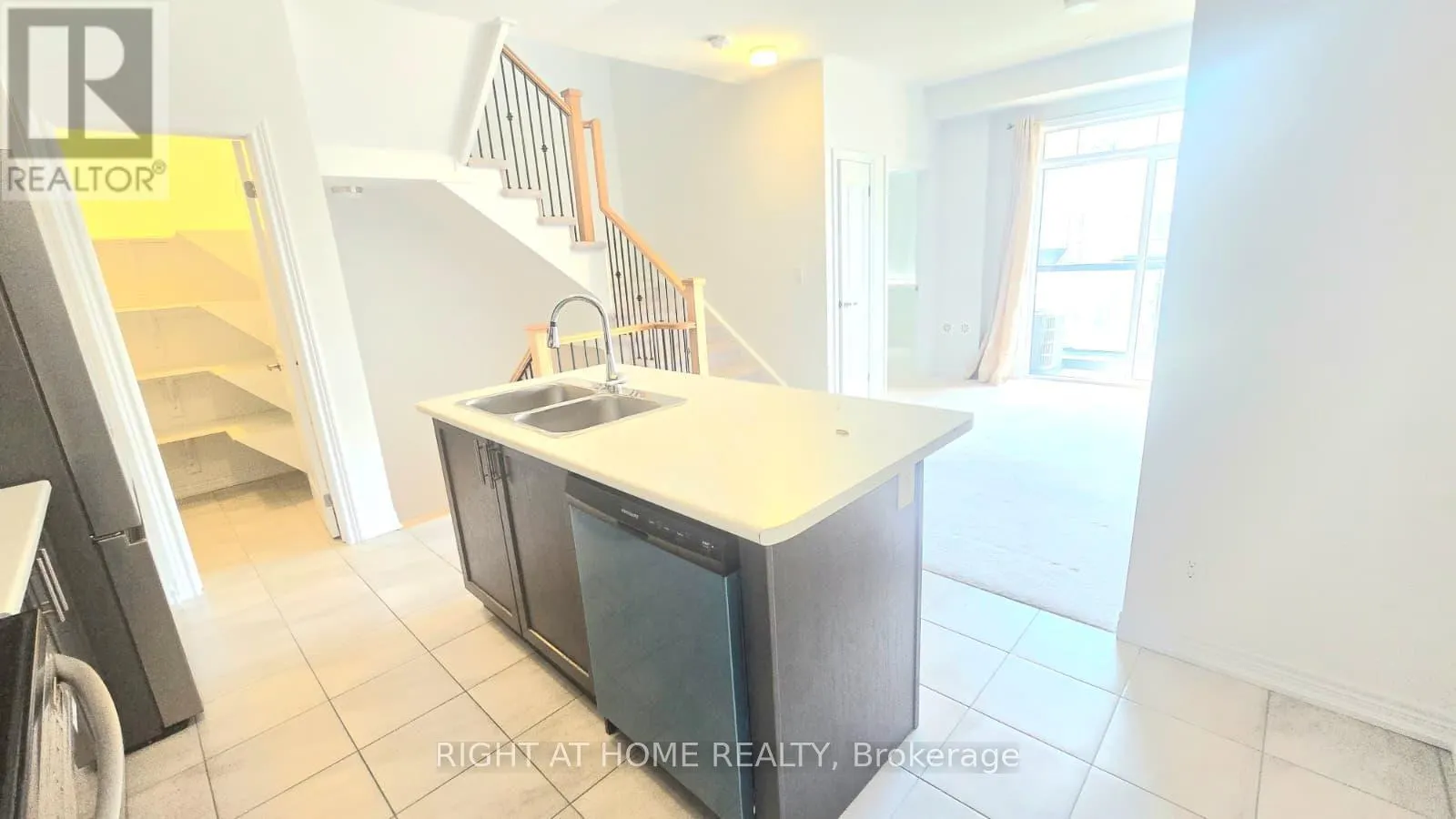 1992 CAMERON LOTT CRESCENT