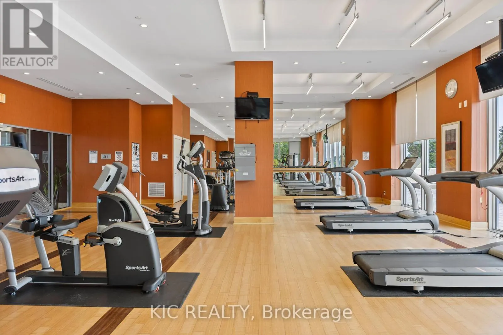 2312 - 181 VILLAGE GREEN SQUARE