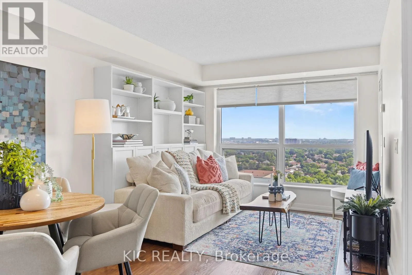 2312 - 181 VILLAGE GREEN SQUARE