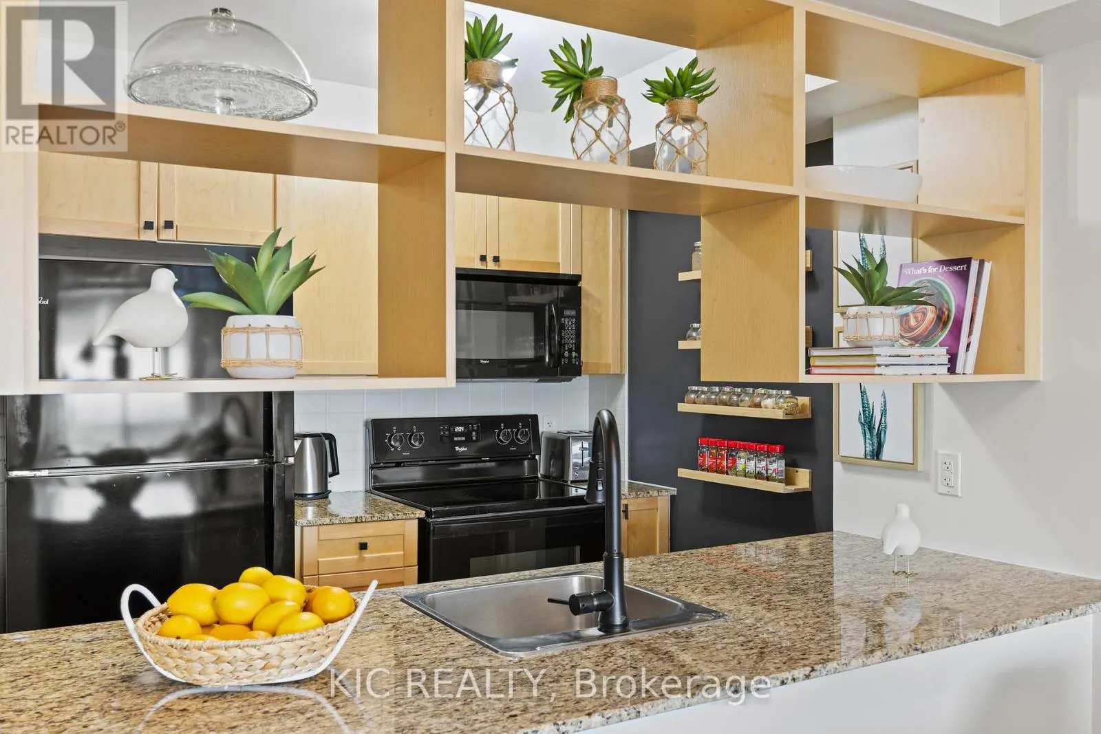 2312 - 181 VILLAGE GREEN SQUARE