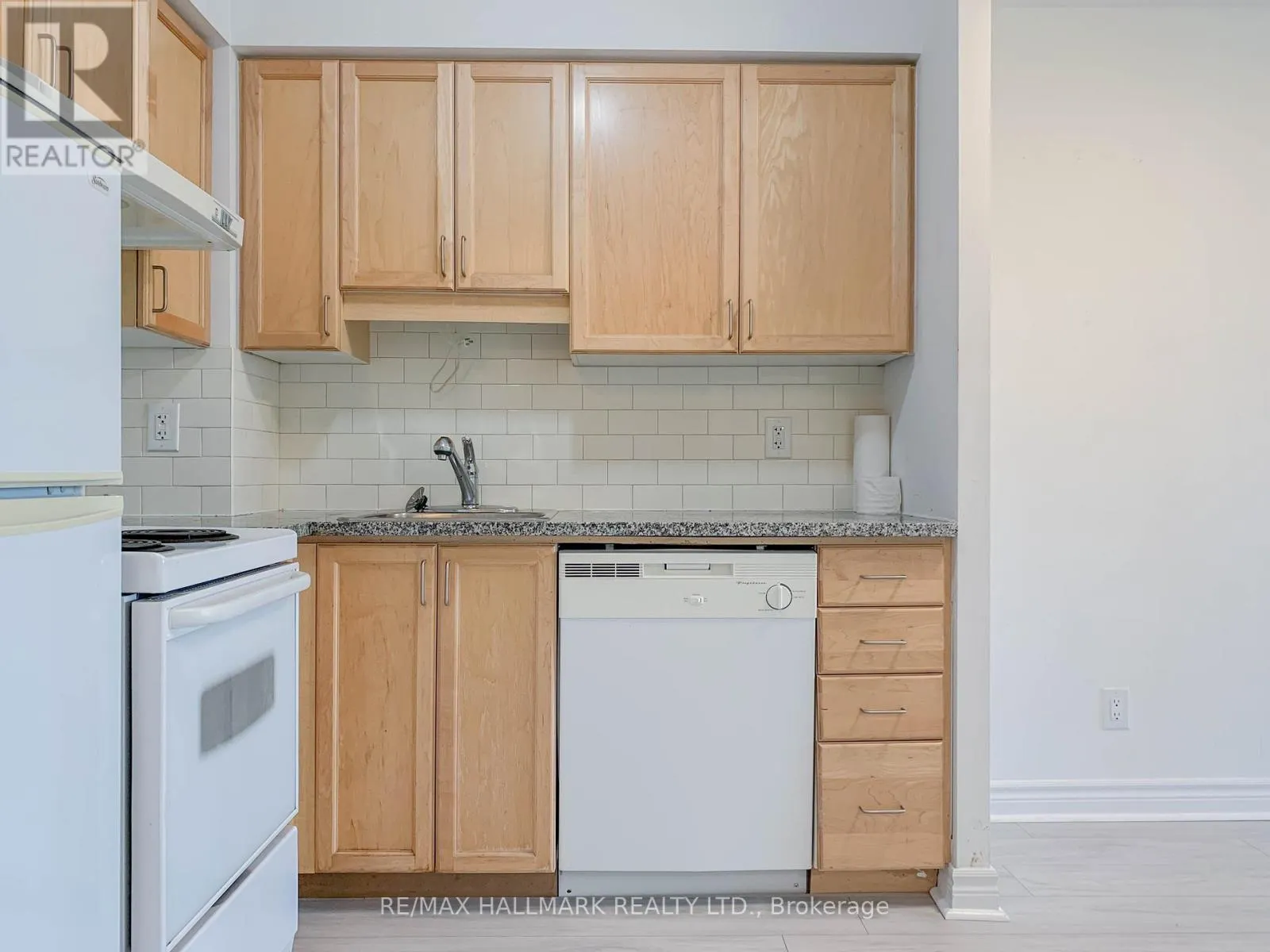 318 - 70 TOWN CENTRE COURT