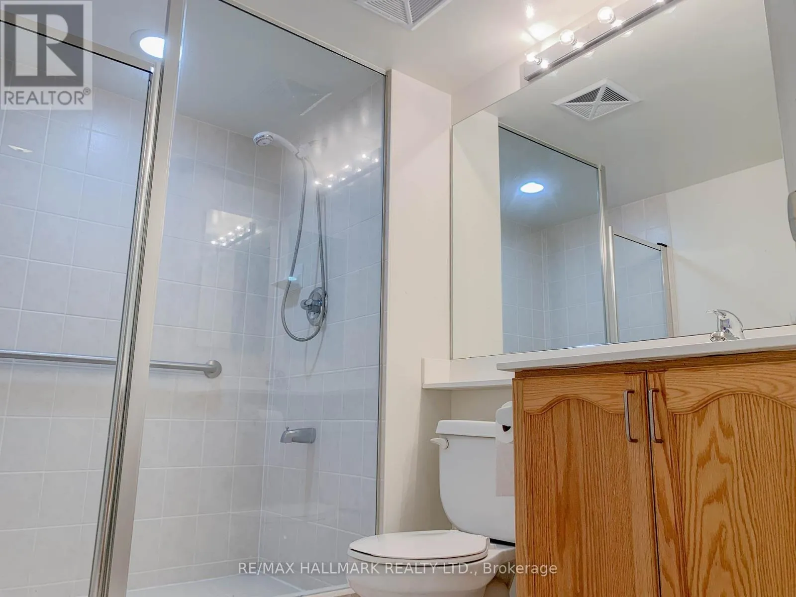 318 - 70 TOWN CENTRE COURT