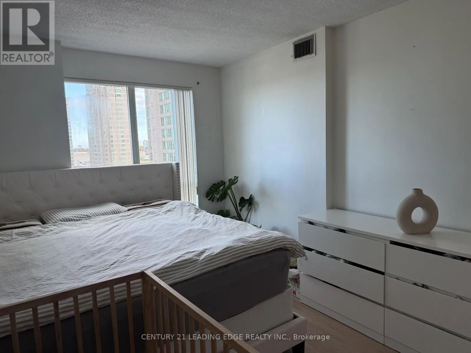 903 - 18 LEE CENTRE DRIVE