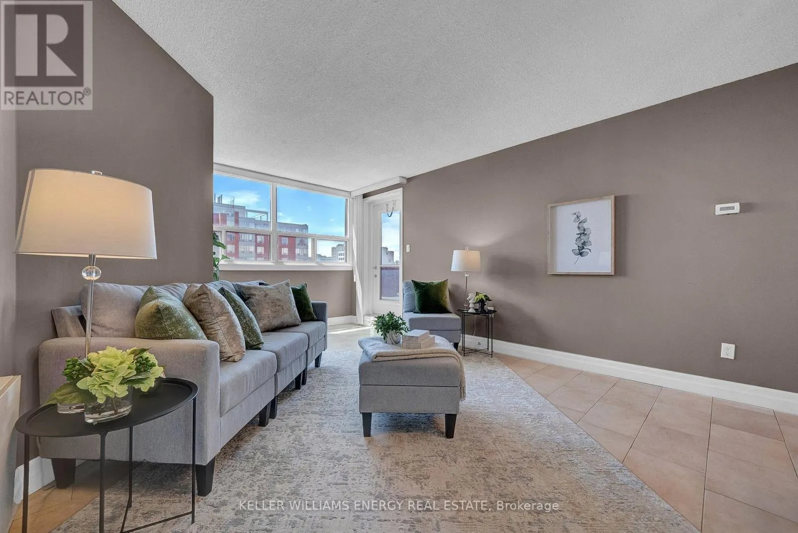 302 - 80 ATHOL STREET E, #302