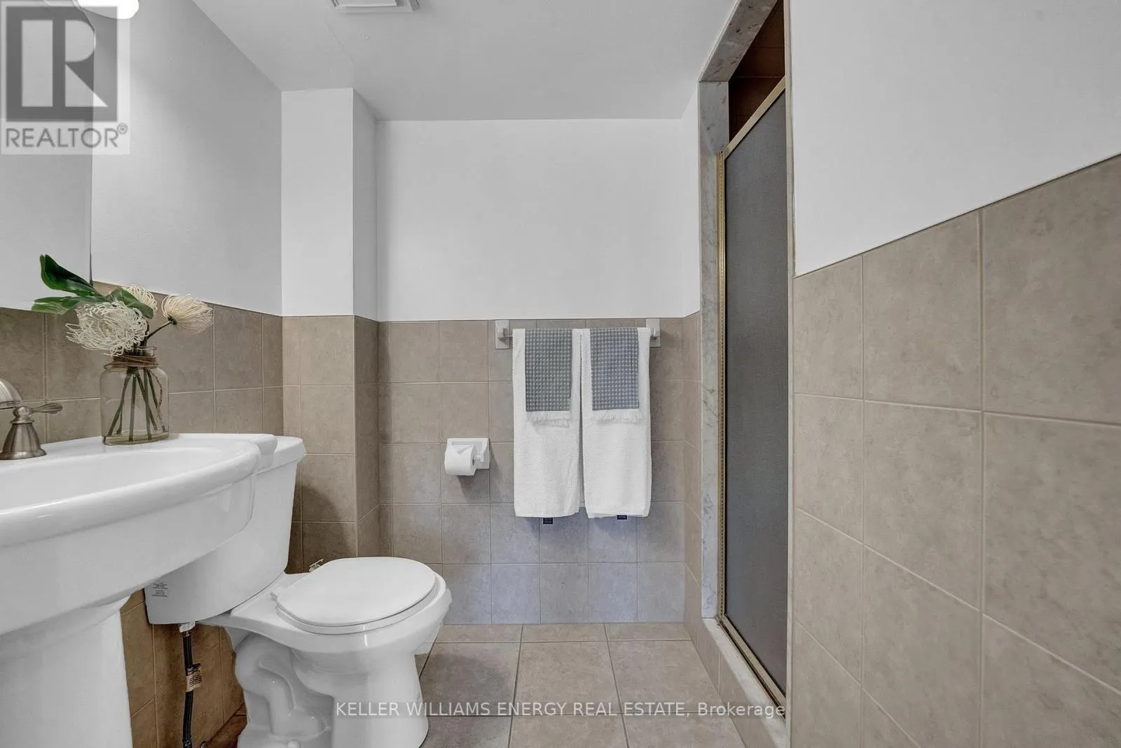 302 - 80 ATHOL STREET E, #302