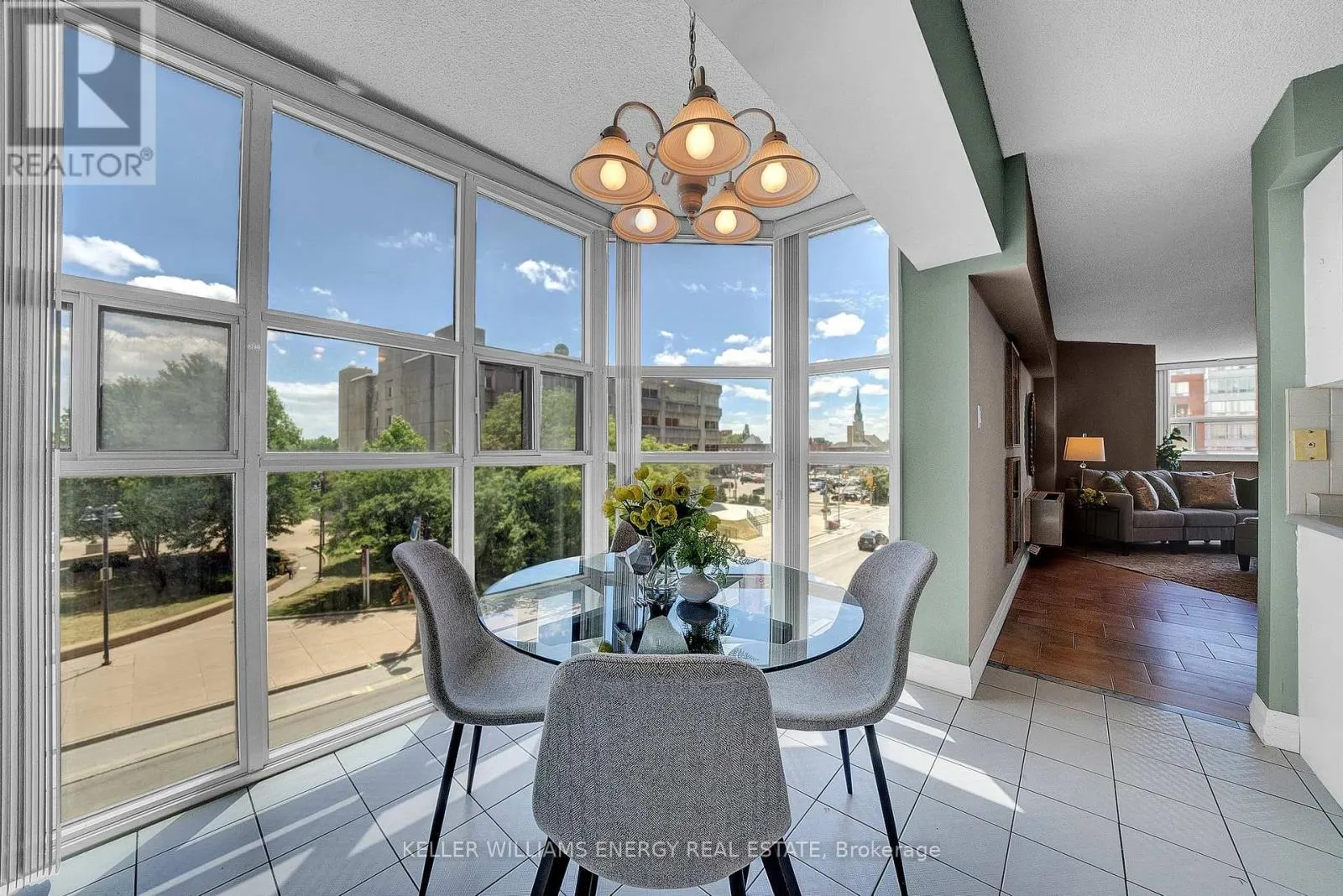 302 - 80 ATHOL STREET E, #302