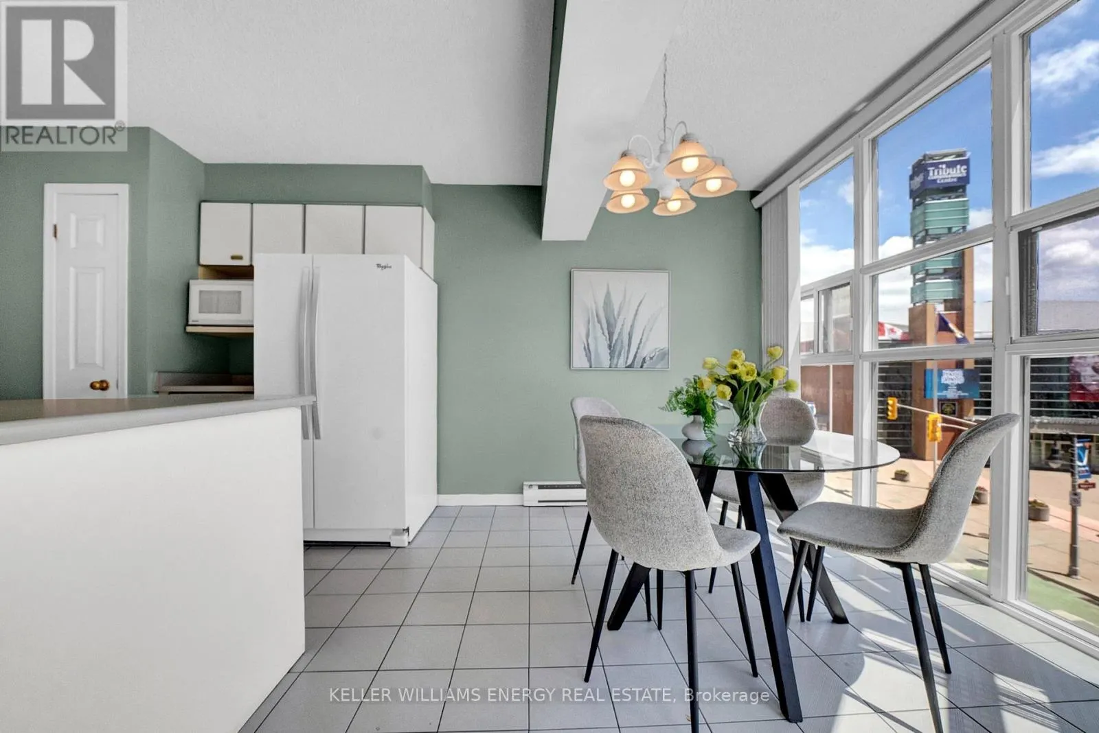 302 - 80 ATHOL STREET E, #302