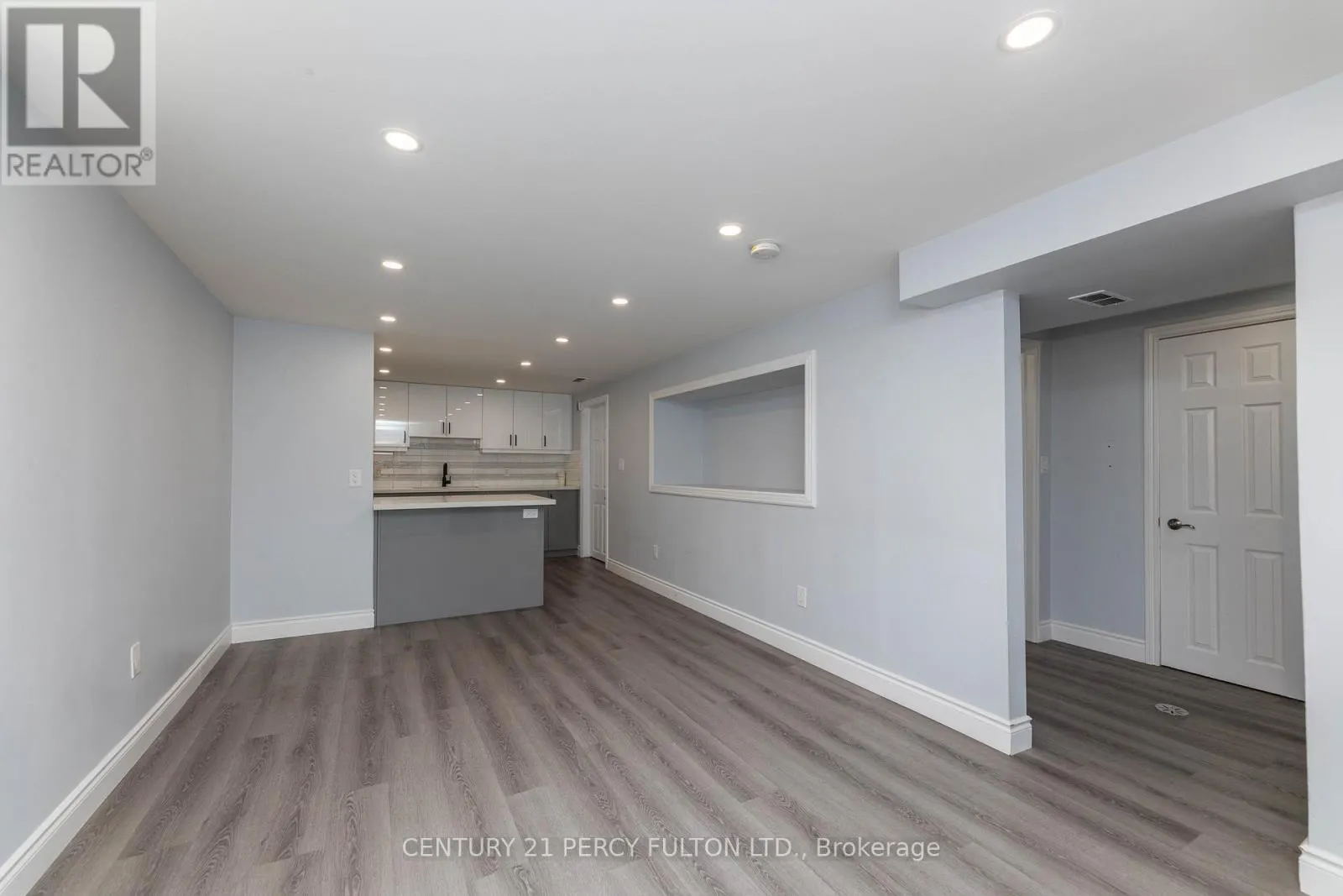 BSMT - 647 PERRY CRESCENT