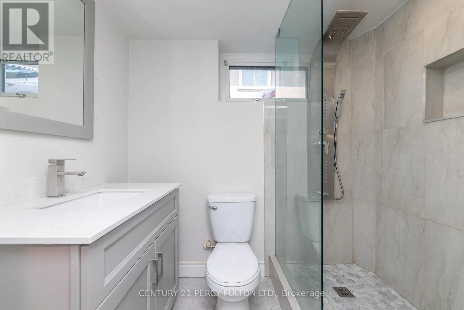 BSMT - 647 PERRY CRESCENT