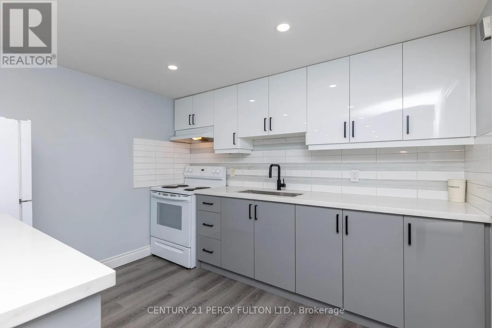 BSMT - 647 PERRY CRESCENT