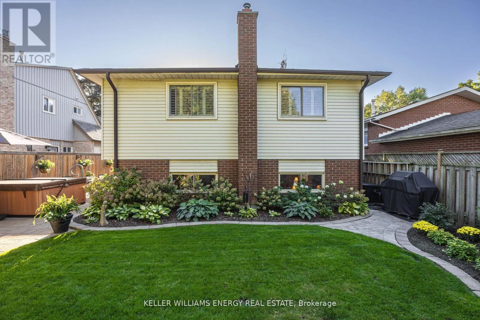 1158 TRILLIUM COURT