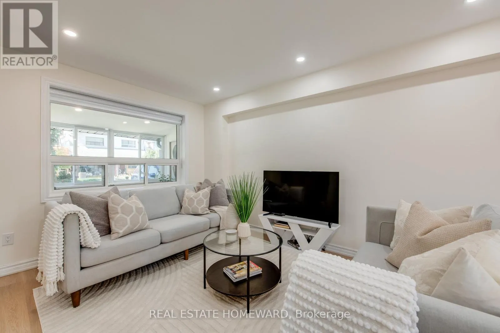 353 VICTORIA PARK AVENUE