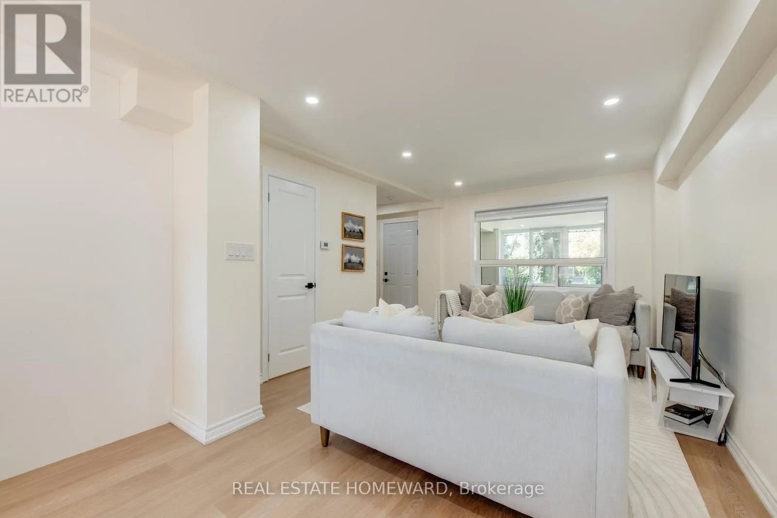 353 VICTORIA PARK AVENUE