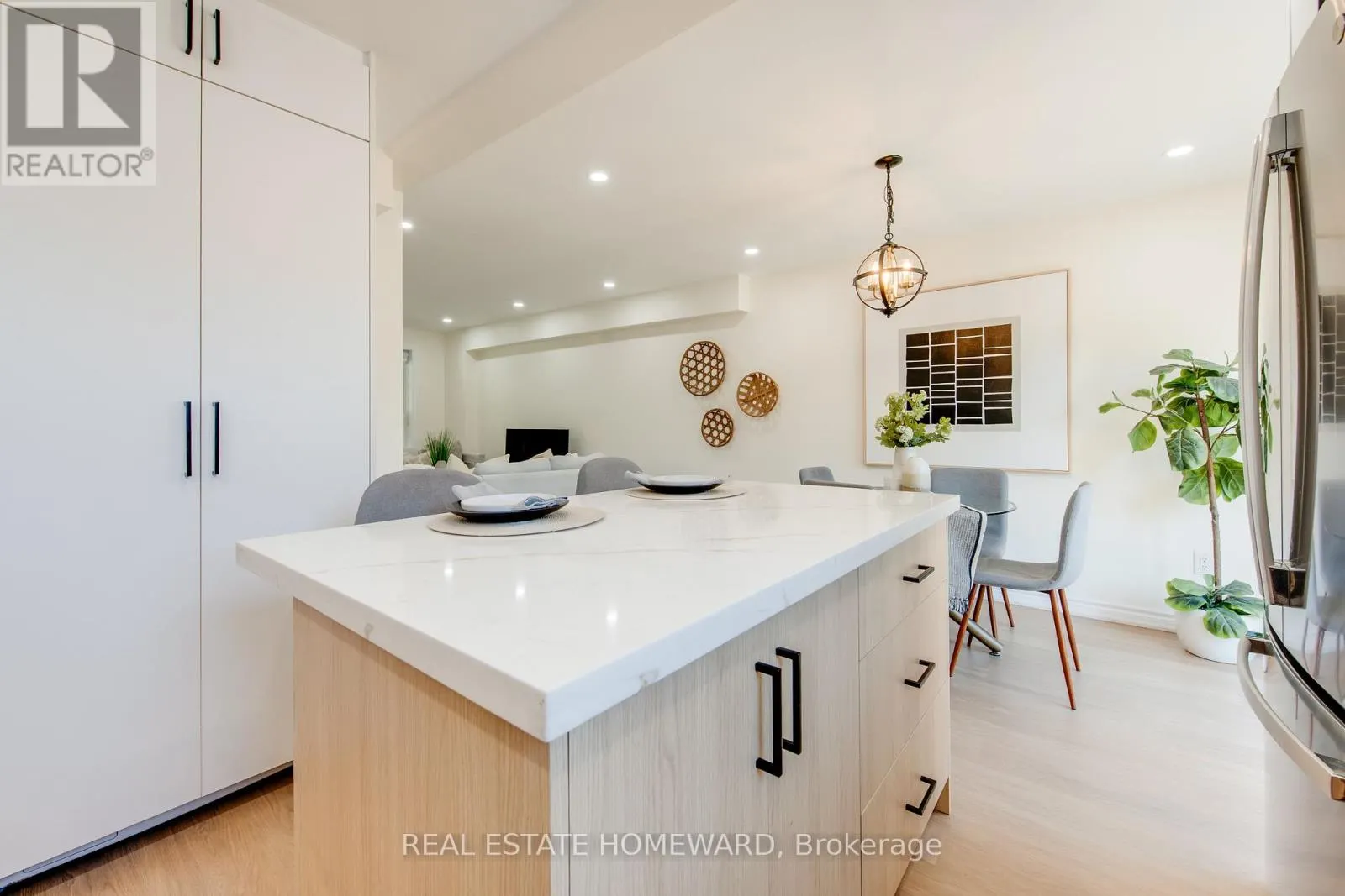 353 VICTORIA PARK AVENUE