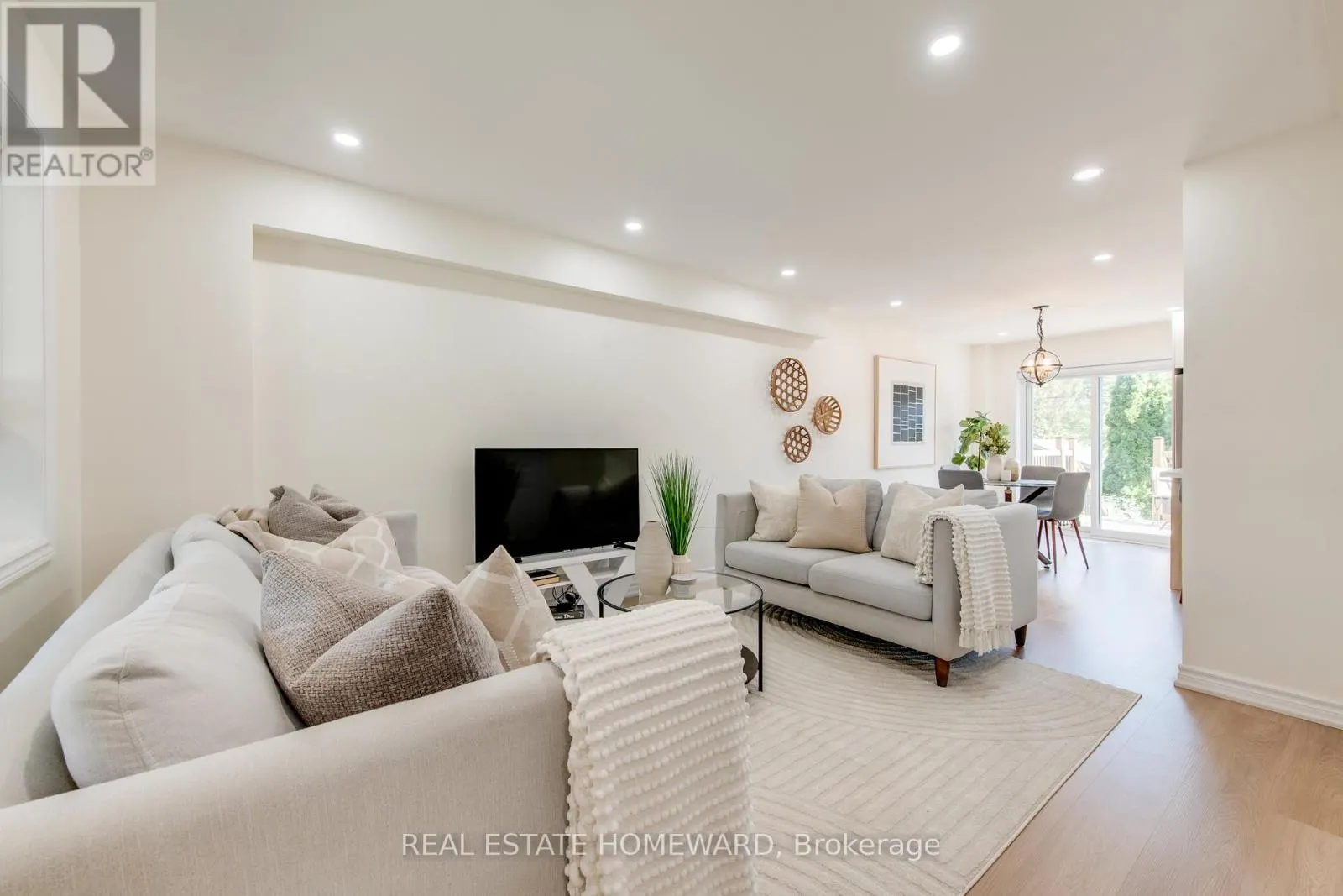 353 VICTORIA PARK AVENUE