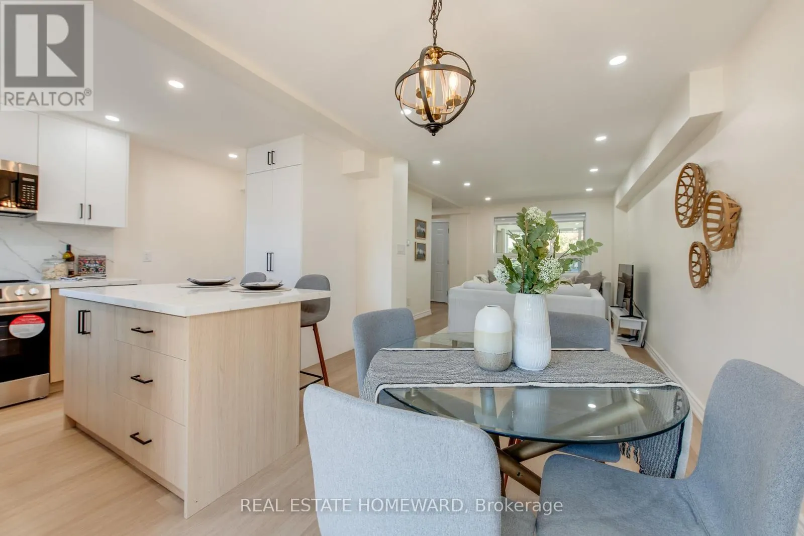 353 VICTORIA PARK AVENUE