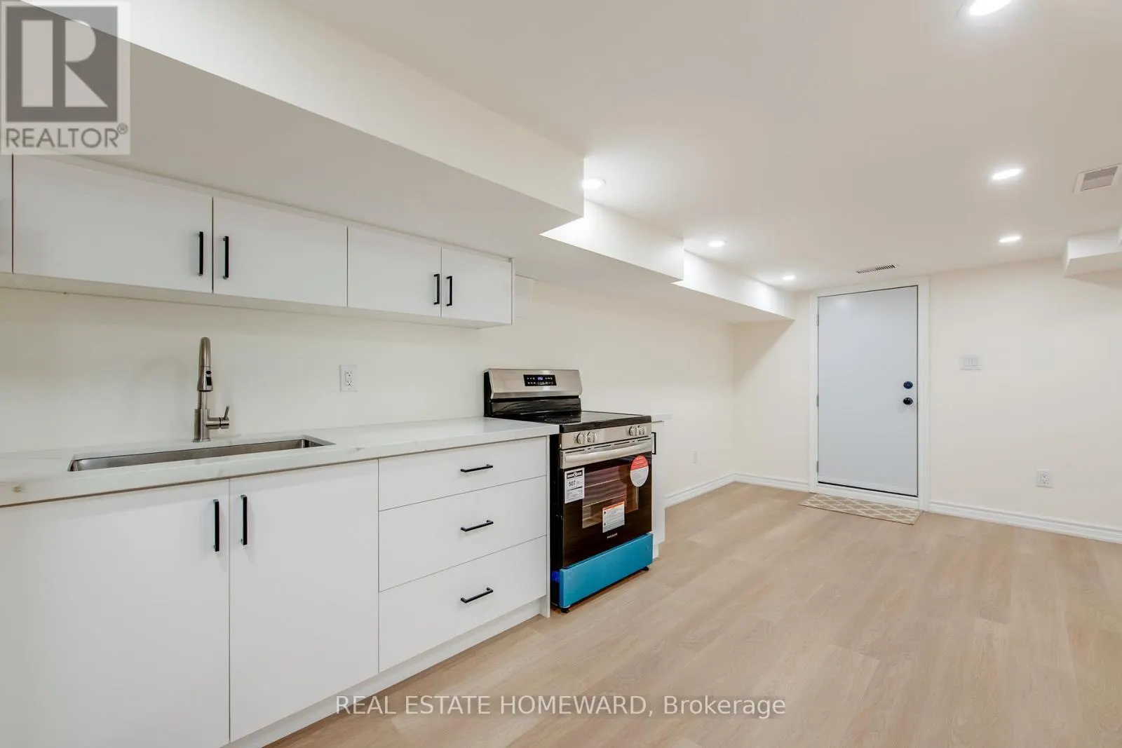 353 VICTORIA PARK AVENUE