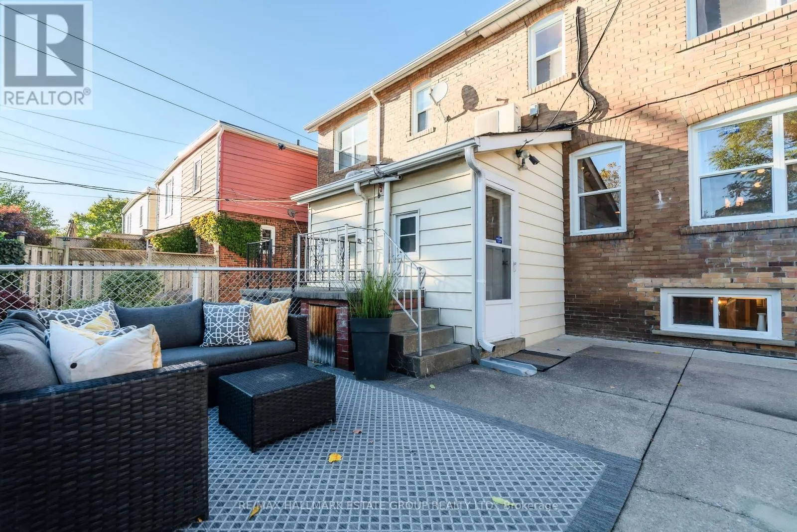 61 SPRINGDALE BOULEVARD