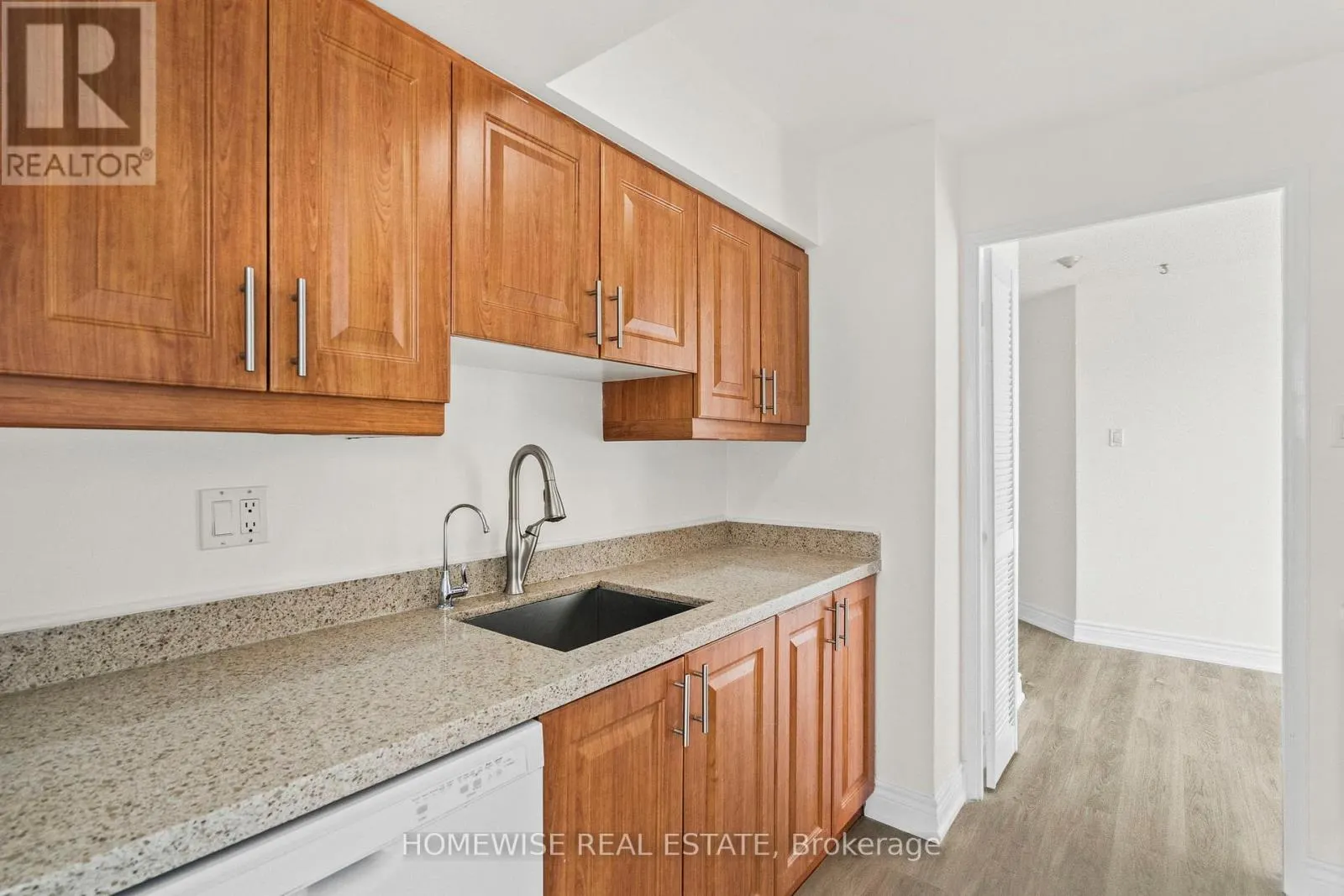 906 - 3050 ELLESMERE ROAD