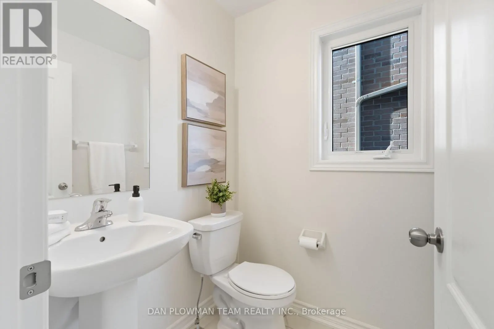 98 NORTH GARDEN BOULEVARD