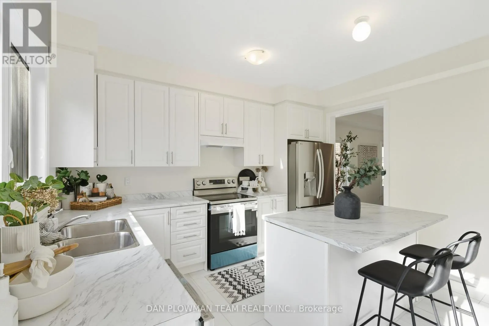 98 NORTH GARDEN BOULEVARD