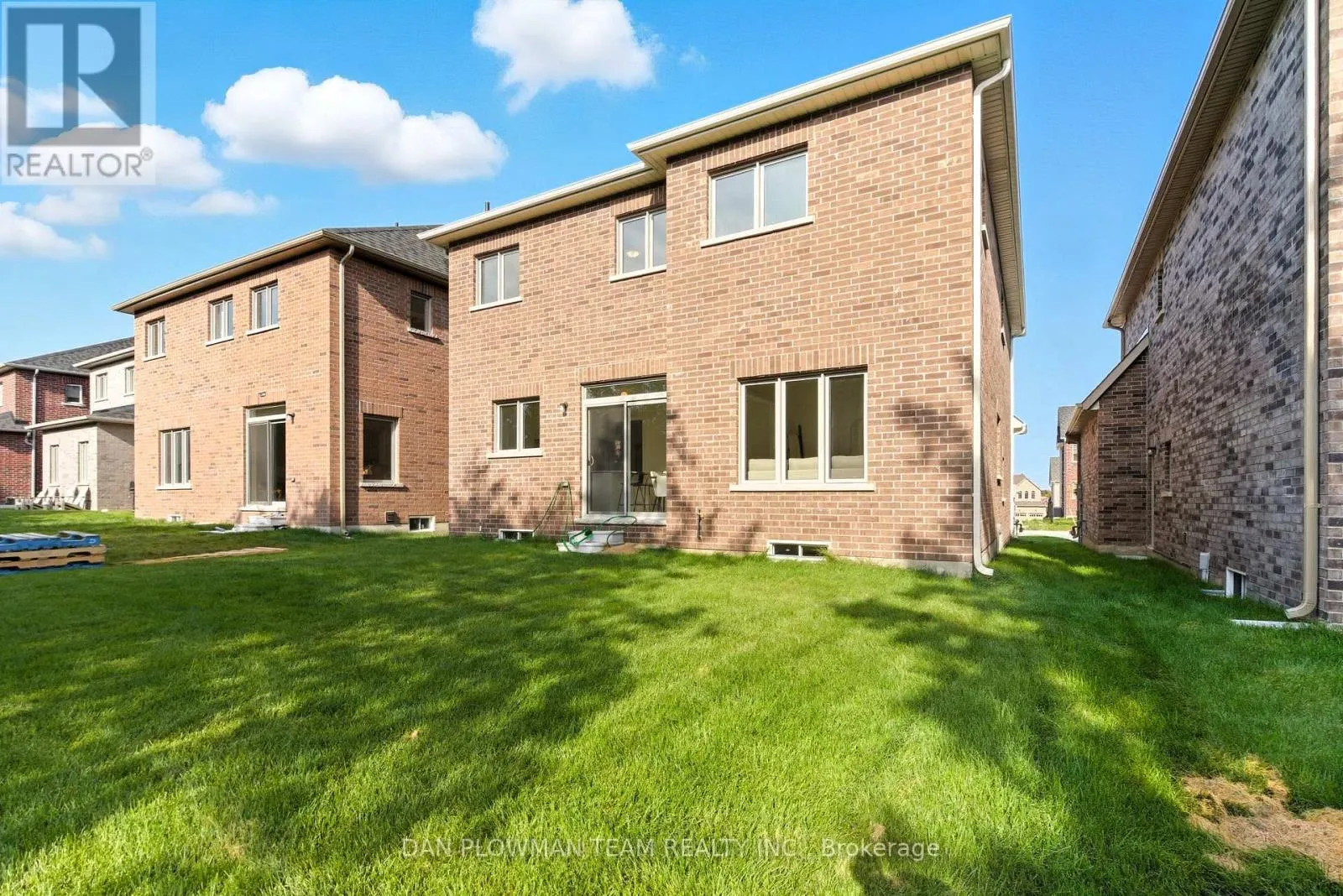 98 NORTH GARDEN BOULEVARD