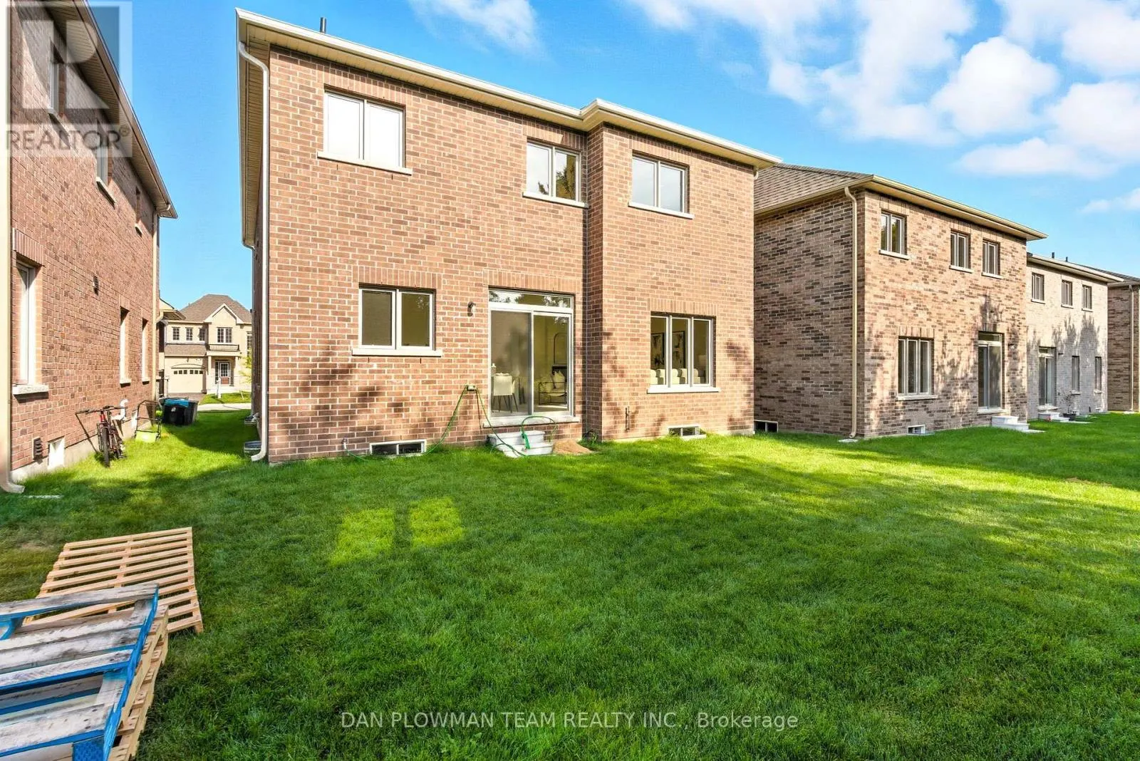 98 NORTH GARDEN BOULEVARD